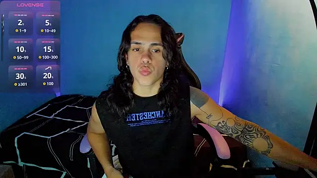 Snapshot of Maximiliano_scoott__ chatting on October 7, 2025, 8:10 pm Maximiliano scoott   online show from October 7, 2025, 8:10 pm