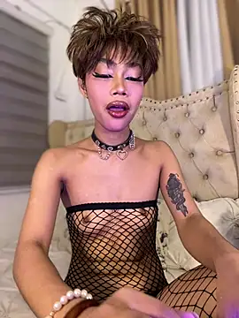 Innocent yanixx69 online show from July 18, 2026, 8:39 pm