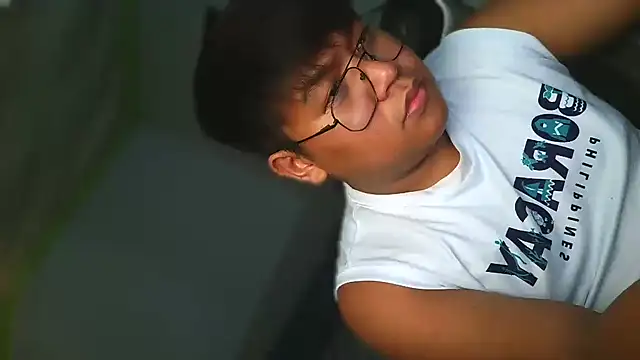 red libraxxx online show from November 27, 2025, 7:47 pm