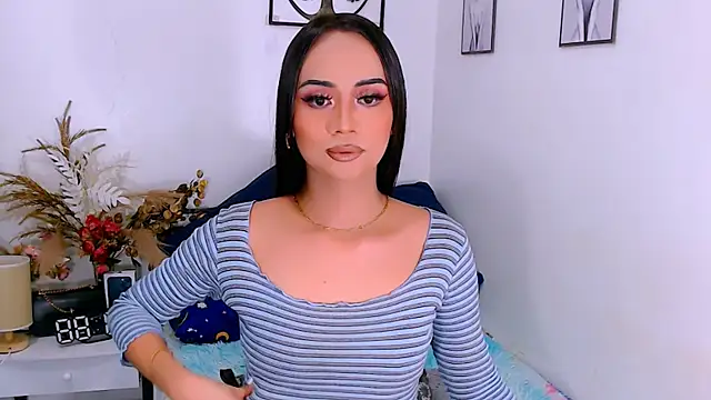 Snapshot of Zialustts chatting on December 16, 2025, 3:49 pm Zialustts online show from December 16, 2025, 3:49 pm