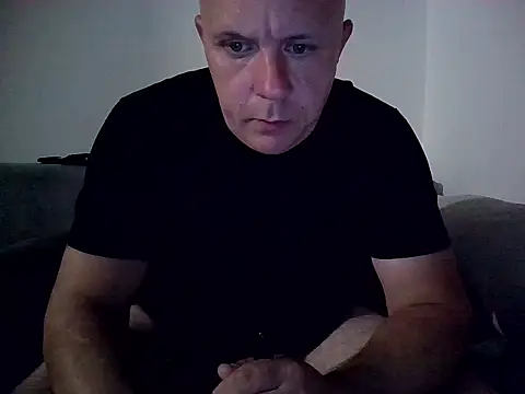 DaDDyLoVeSu83 online show from June 7, 2026, 7:30 pm