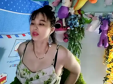 Snapshot of emgaixinhngoan chatting on November 9, 2025, 2:54 pm emgaixinhngoan online show from November 9, 2025, 2:54 pm