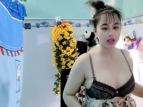 Snapshot of emgaixinhngoan chatting on October 9, 2025, 12:00 am emgaixinhngoan online show from October 9, 2025, 12:00 am