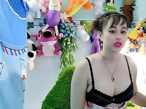 Snapshot of emgaixinhngoan chatting on October 14, 2025, 12:50 pm emgaixinhngoan online show from October 14, 2025, 12:50 pm