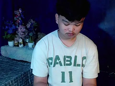 Reynelcock online show from February 19, 2026, 3:36 am