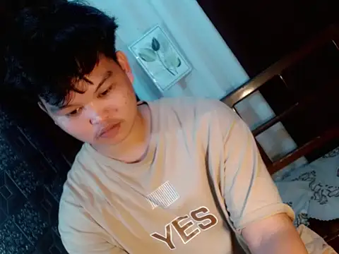 Reynelcock online show from October 10, 2025, 12:33 am