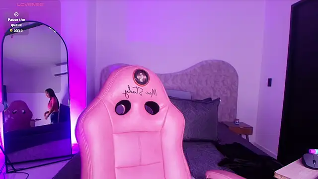 wensheng  online show from November 14, 2025, 7:17 pm