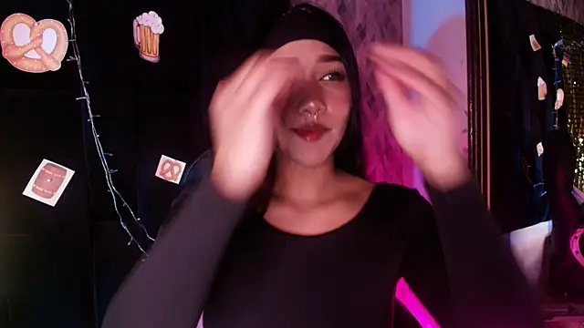 wensheng  online show from September 15, 2025, 7:14 pm