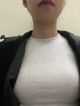 meomeo2k6 online show from February 11, 2026, 3:12 pm