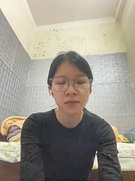 meomeo2k6 online show from December 23, 2025, 8:13 am