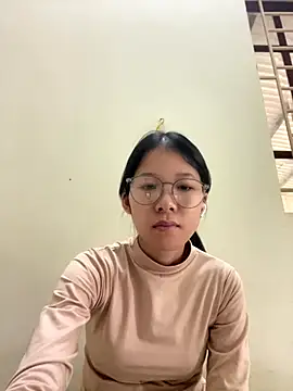 meomeo2k6 online show from December 20, 2025, 6:27 am