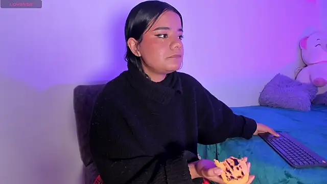 Shophie thoopson online show from January 17, 2026, 5:55 am