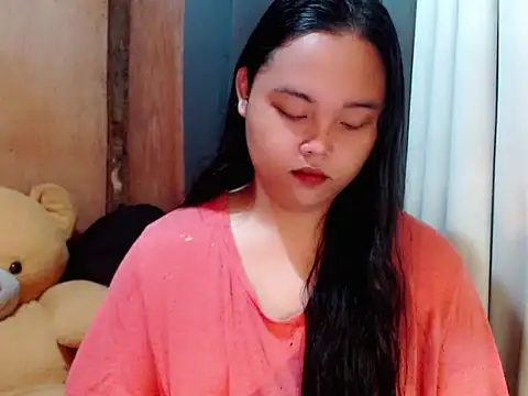  Lylia online show from November 29, 2025, 9:48 pm