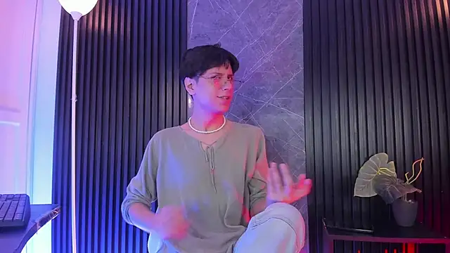 Snapshot of luixdust_ chatting on November 29, 2025, 4:34 am luixdust online show from November 29, 2025, 4:34 am