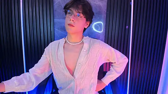 Snapshot of luixdust_ chatting on November 13, 2025, 5:00 am luixdust online show from November 13, 2025, 5:00 am