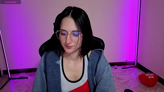 MiaLozanox online show from September 30, 2025, 8:20 am