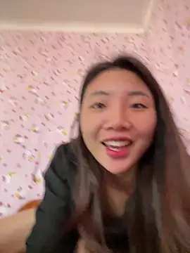 Snapshot of D2sweet chatting on November 24, 2025, 7:19 am D2sweet online show from November 24, 2025, 7:19 am