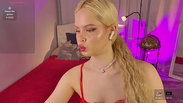 Mary Lane  online show from December 20, 2025, 12:41 pm