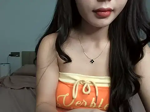 Snapshot of Lucie-Sexy2k chatting on June 11, 2026, 5:04 am Lucie-Sexy2k online show from June 11, 2026, 5:04 am