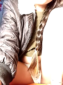 Venessa online show from November 26, 2025, 5:40 am