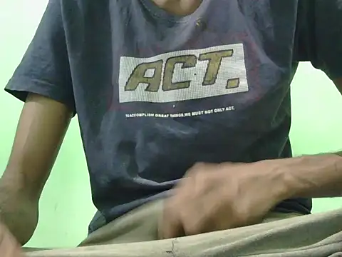 rockyy23boy online show from October 8, 2025, 5:13 pm