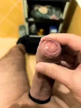 mariopene25 online show from March 8, 2026, 7:22 am