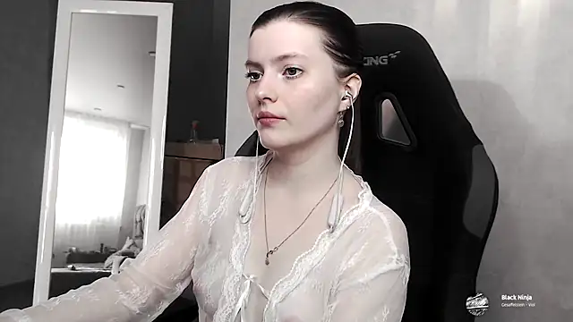 Snapshot of cute_elfy_ chatting on October 8, 2025, 2:07 pm cute elfy online show from October 8, 2025, 2:07 pm