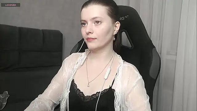 Snapshot of cute_elfy_ chatting on November 15, 2025, 2:21 pm cute elfy online show from November 15, 2025, 2:21 pm