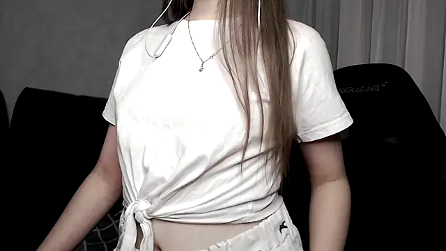 Snapshot of cute_elfy_ chatting on October 14, 2025, 3:23 pm cute elfy online show from October 14, 2025, 3:23 pm