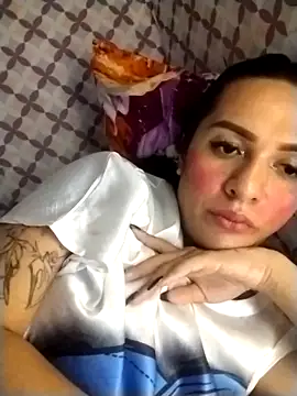 Snapshot of enoria1992 chatting on February 18, 2026, 4:14 pm enoria1992 online show from February 18, 2026, 4:14 pm