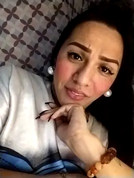 Snapshot of enoria1992 chatting on February 24, 2026, 12:11 am enoria1992 online show from February 24, 2026, 12:11 am