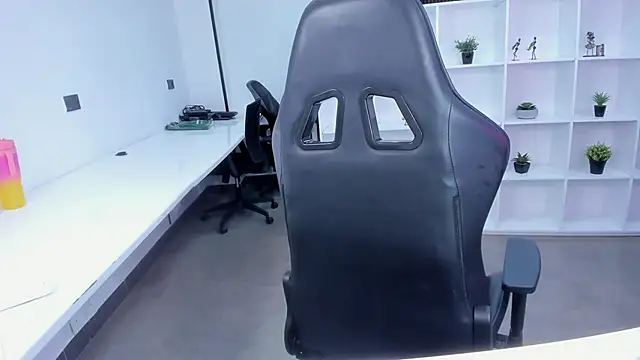 megan bigboobs  online show from November 22, 2025, 12:37 pm