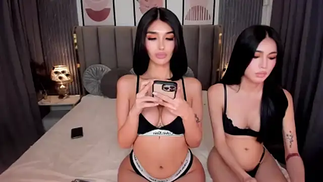 Snapshot of ScarletGreysonn chatting on November 13, 2025, 5:22 am ScarletGreysonn online show from November 13, 2025, 5:22 am