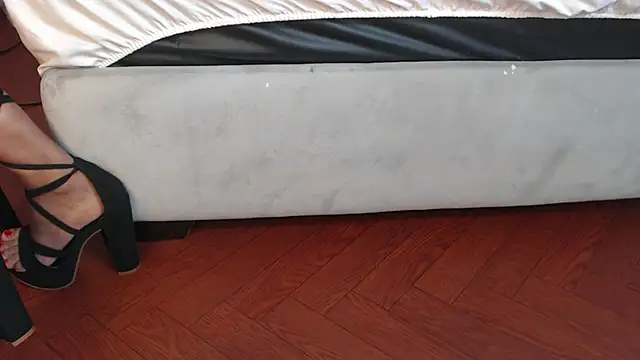 LorenBeiker- online show from November 29, 2025, 11:32 am