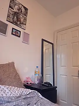 Miss J888 online show from November 29, 2025, 2:39 pm