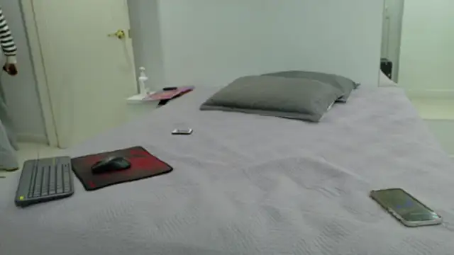 BeccaReedd online show from October 9, 2025, 2:23 am