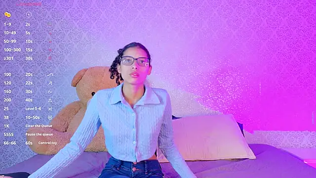 BeccaReedd online show from October 23, 2025, 9:35 pm