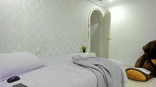 BeccaReedd online show from November 9, 2025, 11:03 am