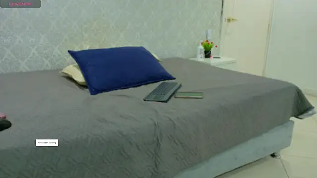 BeccaReedd online show from October 30, 2025, 10:57 am