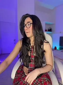 julieta jhonss online show from June 7, 2026, 3:12 am
