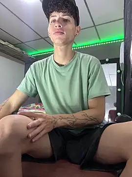 Snapshot of MattiaAGT chatting on October 27, 2025, 5:03 pm MattiaAGT online show from October 27, 2025, 5:03 pm