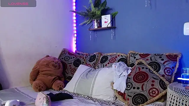 Dylann west online show from October 17, 2025, 9:05 pm