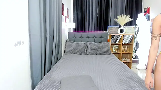 hotjessieempress online show from March 24, 2026, 1:05 am