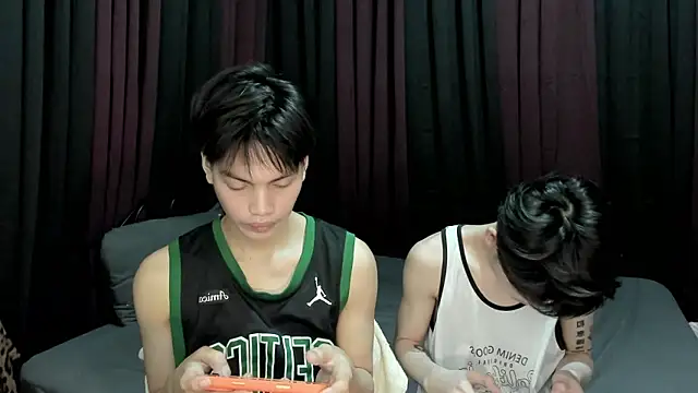 hotfreshdior online show from January 8, 2026, 4:57 pm