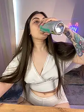 Lovely Waifu online show from May 17, 2026, 3:34 pm