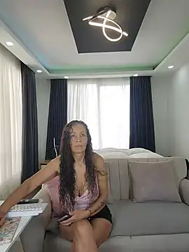 evasweett   online show from May 13, 2026, 1:40 pm
