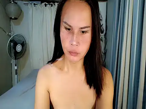 Snapshot of holly_bitch chatting on July 13, 2026, 1:49 am holly bitch online show from July 13, 2026, 1:49 am
