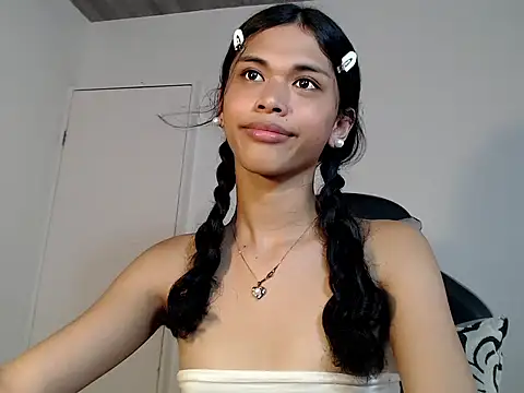 urcurlydiva online show from November 13, 2025, 5:44 am