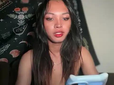 Snapshot of Simi_Ipit chatting on February 22, 2026, 10:22 pm Simi Ipit online show from February 22, 2026, 10:22 pm