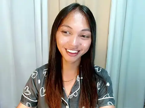 Snapshot of Simi_Ipit chatting on April 29, 2026, 5:30 pm Simi Ipit online show from April 29, 2026, 5:30 pm